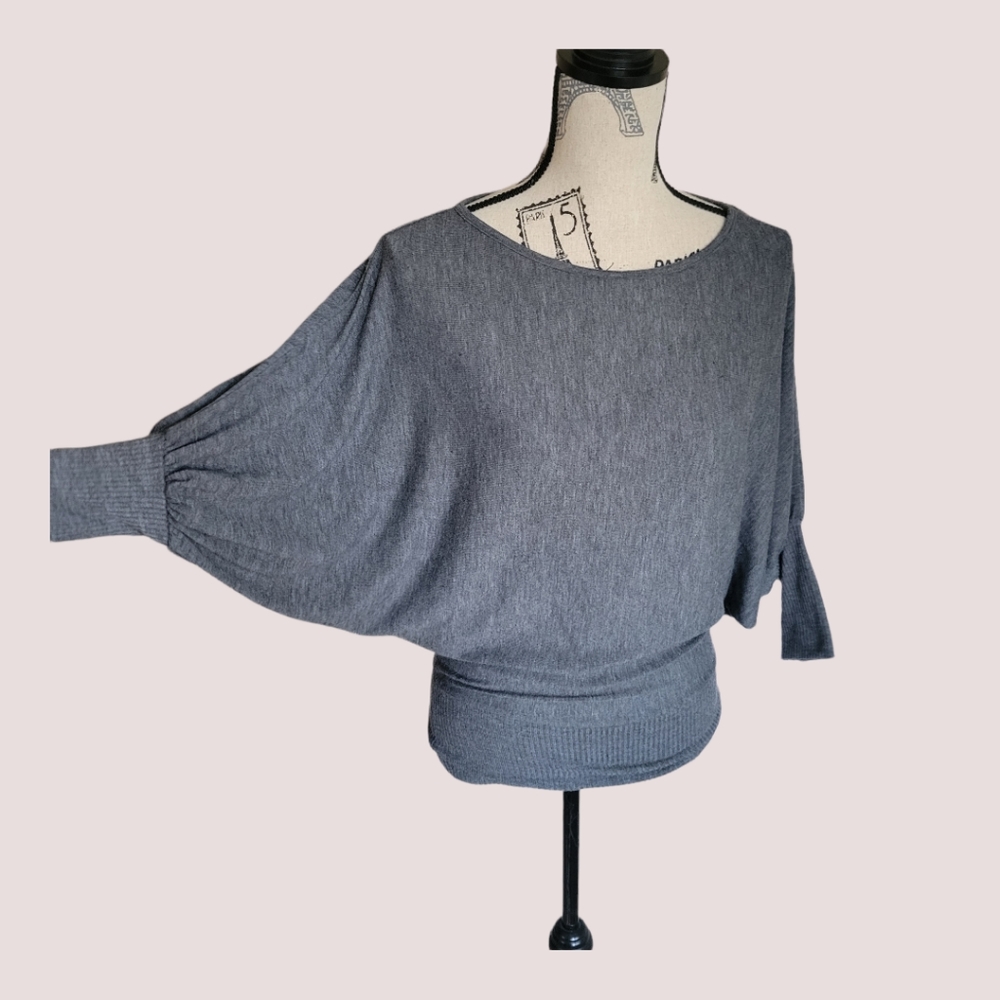 **LOVE TREE** Sweater Sz Small